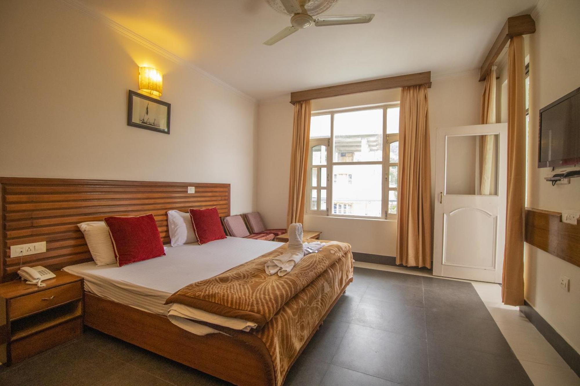 Wow Stayz2 Hotel The Lodge Dharamszala Kültér fotó