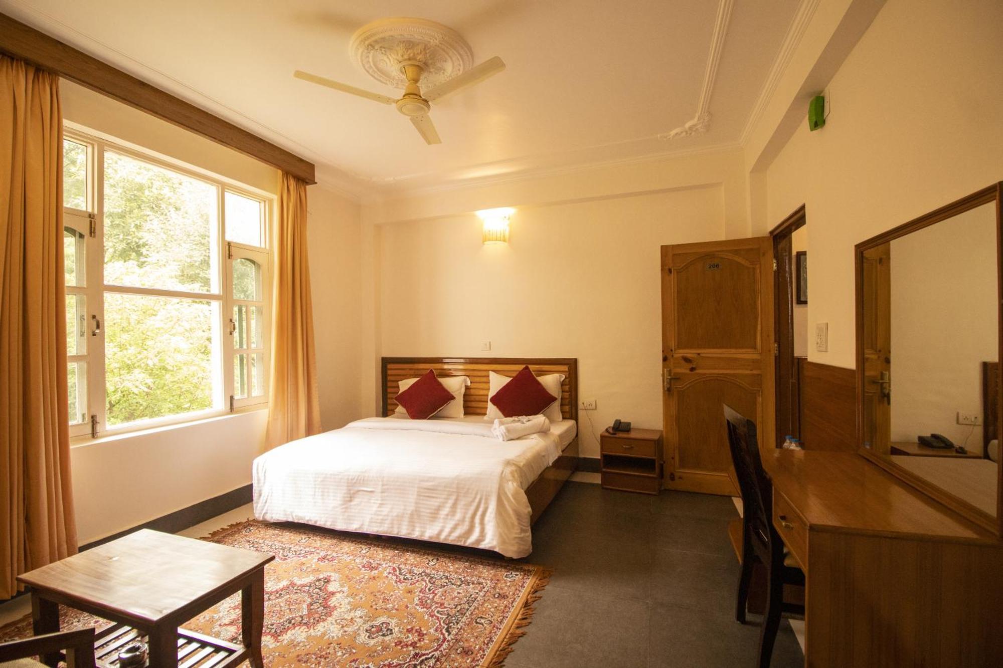 Wow Stayz2 Hotel The Lodge Dharamszala Kültér fotó