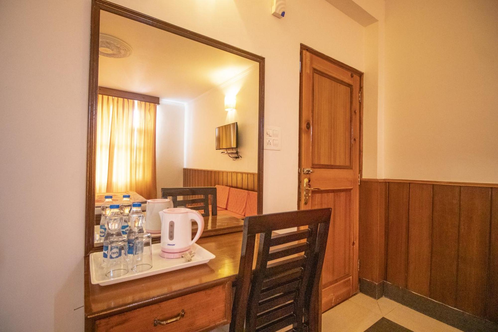 Wow Stayz2 Hotel The Lodge Dharamszala Kültér fotó