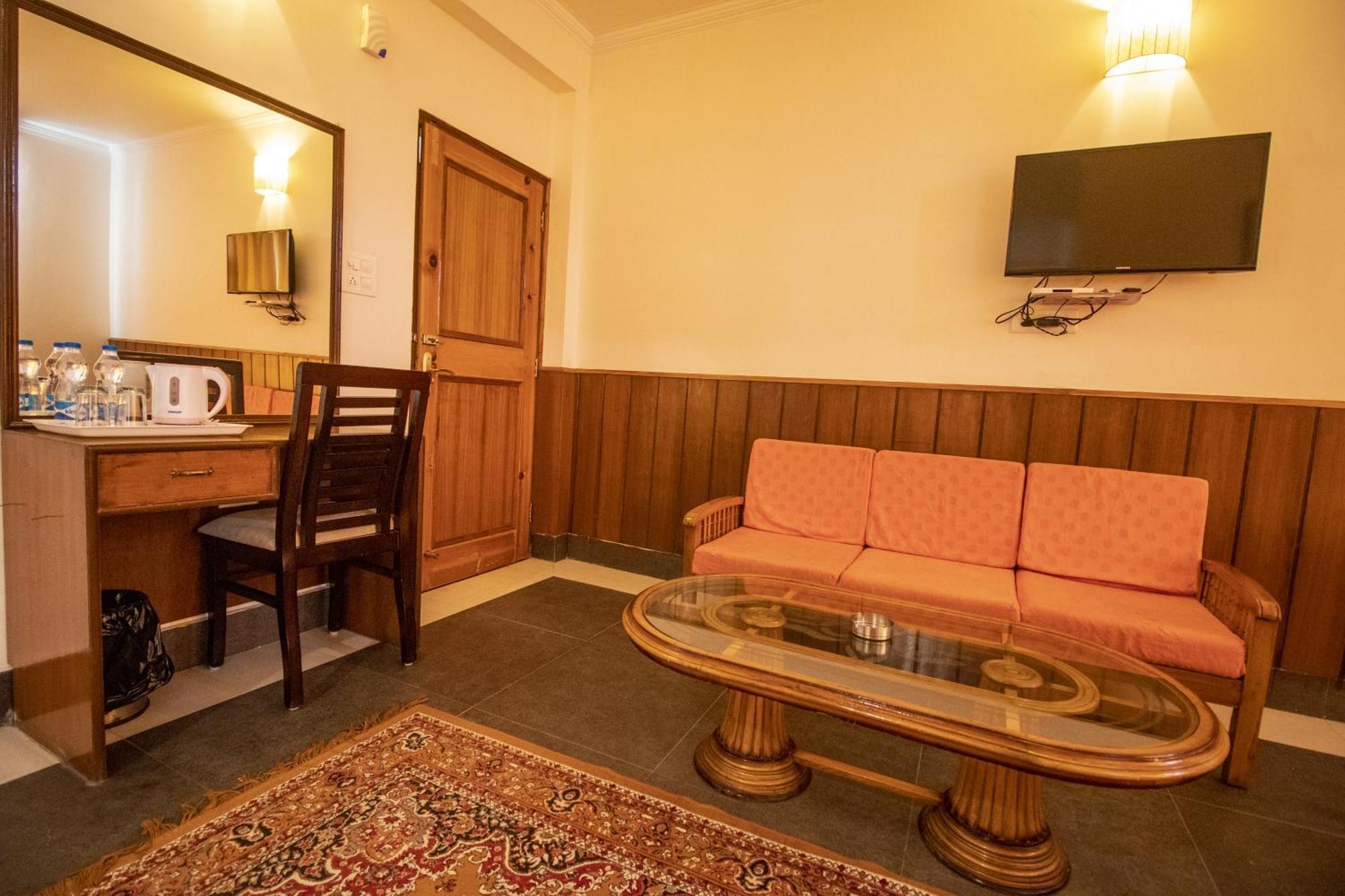 Wow Stayz2 Hotel The Lodge Dharamszala Kültér fotó