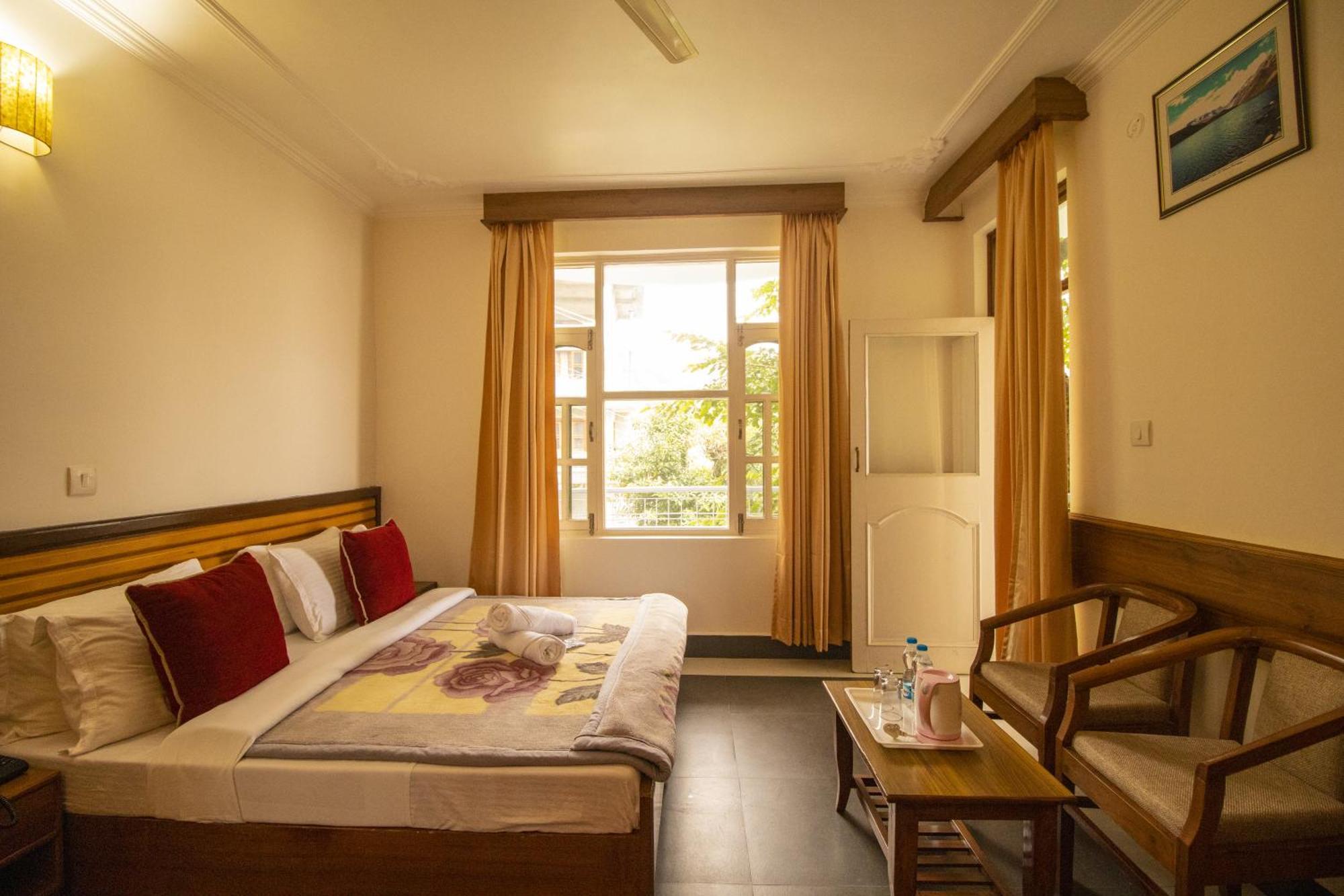 Wow Stayz2 Hotel The Lodge Dharamszala Kültér fotó