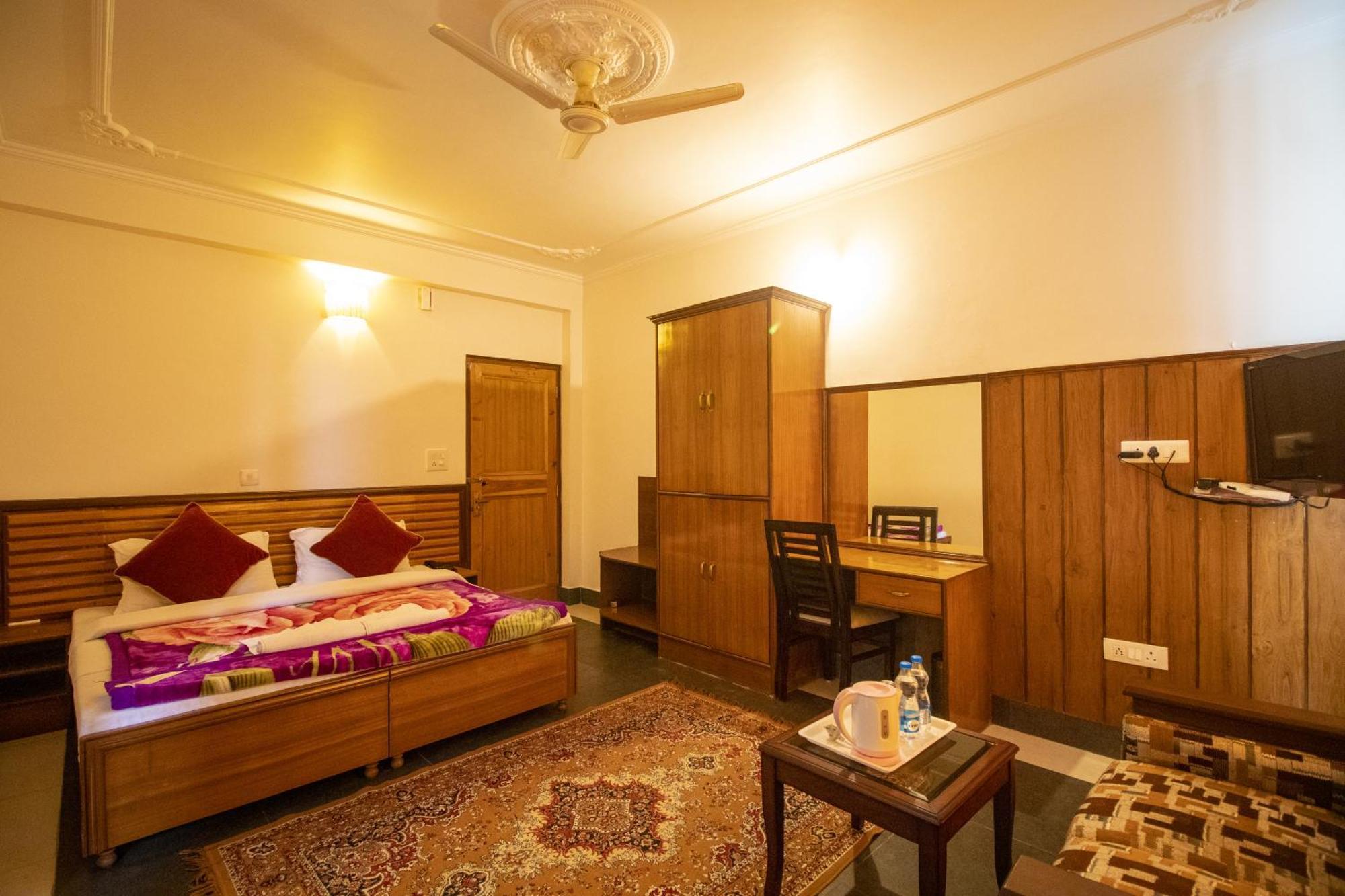 Wow Stayz2 Hotel The Lodge Dharamszala Kültér fotó