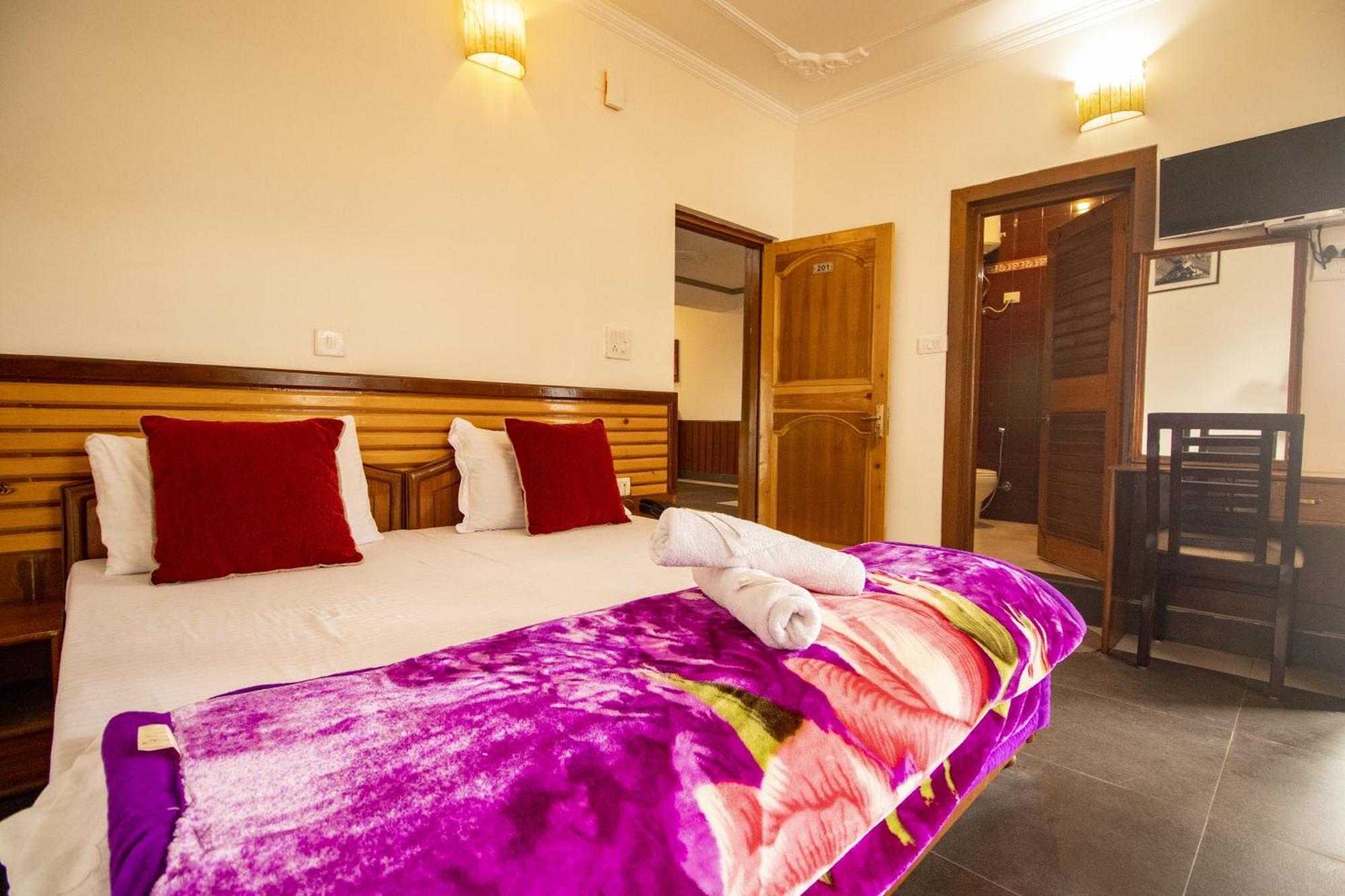 Wow Stayz2 Hotel The Lodge Dharamszala Kültér fotó