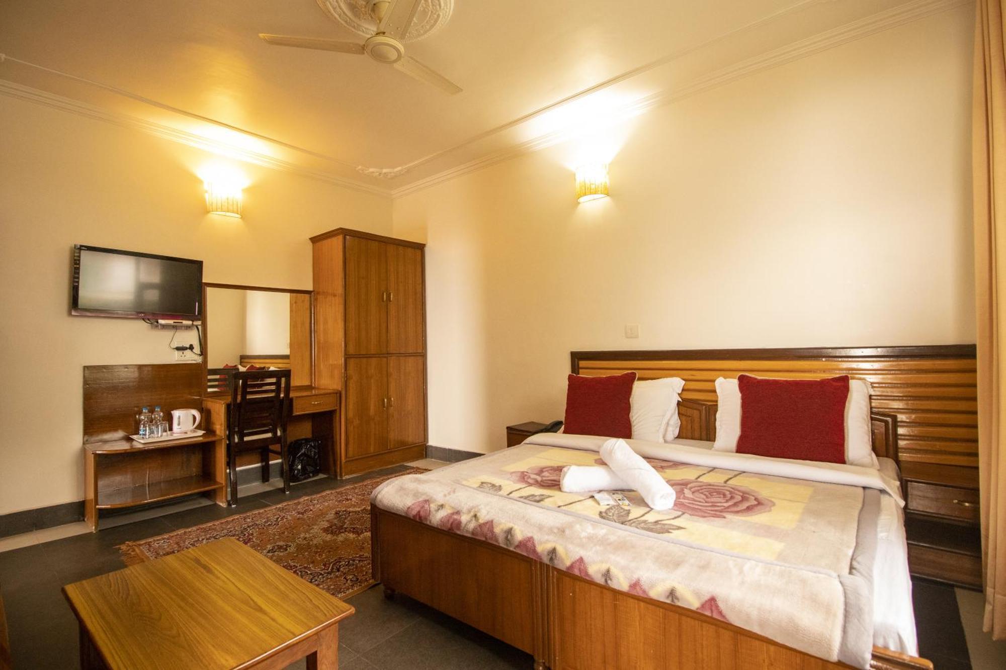 Wow Stayz2 Hotel The Lodge Dharamszala Kültér fotó